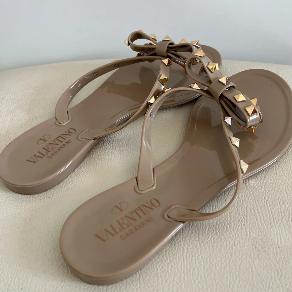 Valentino Garavani Rockstud Jelly Thong Flat Sandal’s Women’s Size 40 - Picture 11 of 11